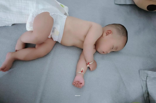 射阳几个月宝宝开始长牙